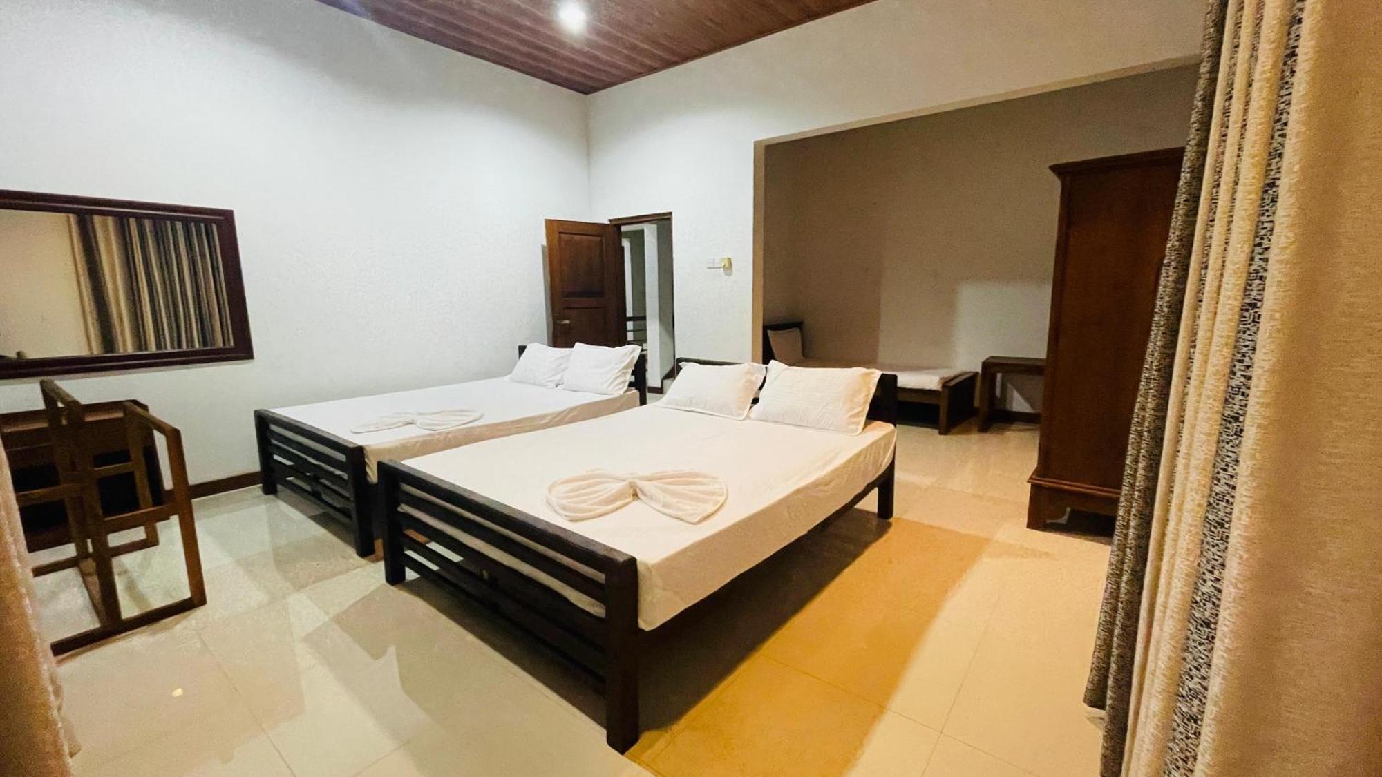 Anuradhapura Hotels Room photo