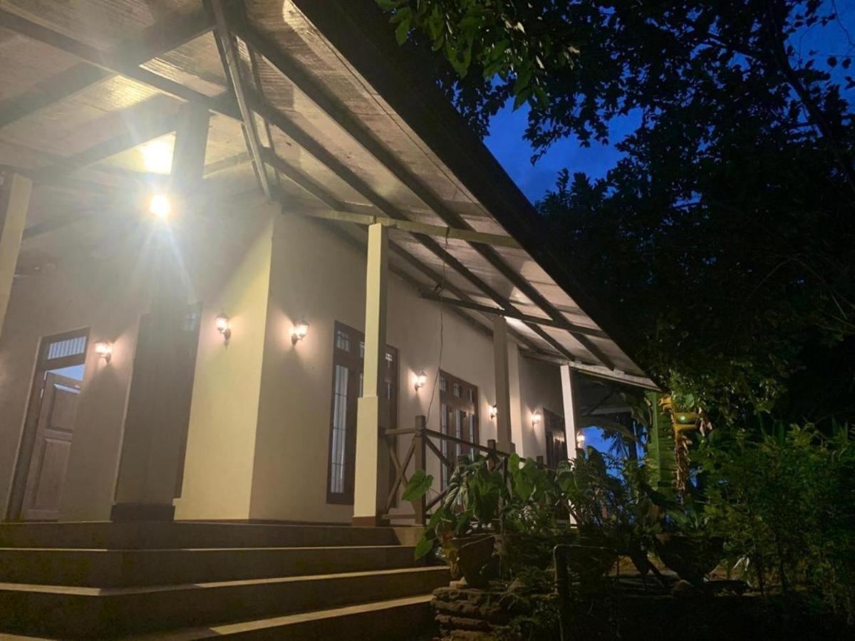 Anuradhapura Hotels Exterior photo